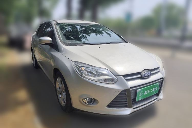 Used Ford Focus 2012 Sedan 1.6L Manual Fashion Edition Front Right 45 Deg
