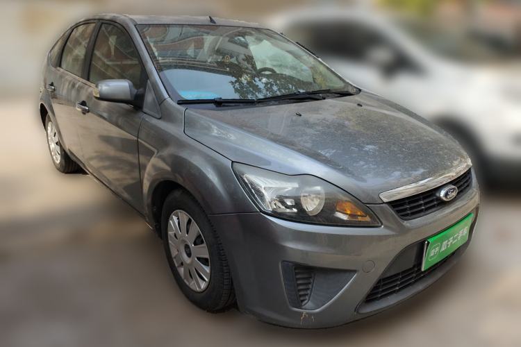 Used Ford Focus 2012 Hatchback Classic 1.8L Automatic Base Model Front Right 45 Deg