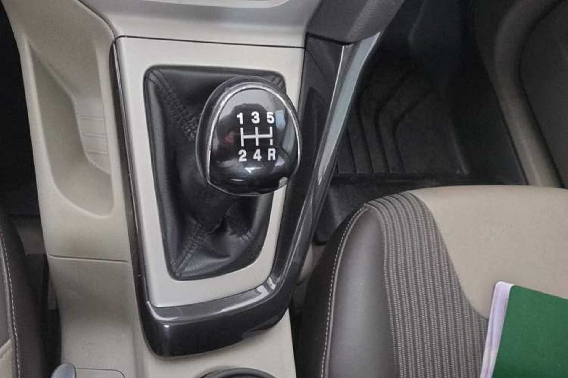Used Ford Focus 2012 Sedan 1.6L Manual Fashion Edition Gear Lever