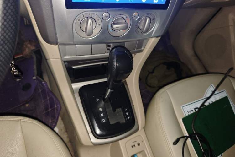 Used Ford Focus 2012 Sedan Classic 1.8L Automatic Base Model Gear Lever