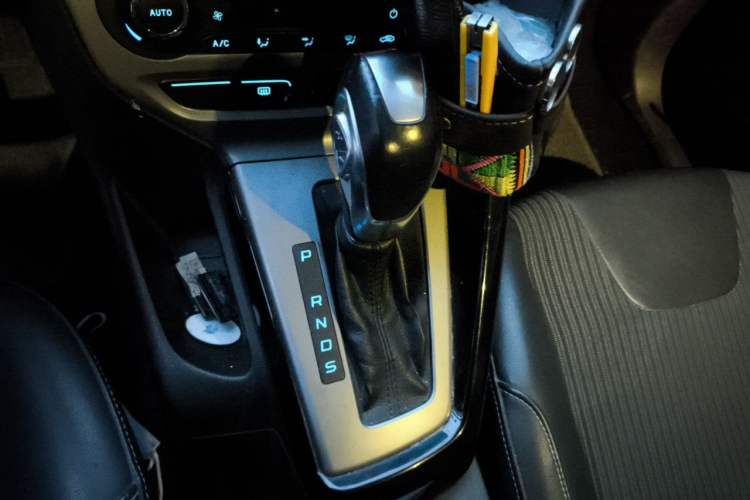 Used Ford Focus 2012 Hatchback 1.6L Automatic Fashion Edition Gear Lever