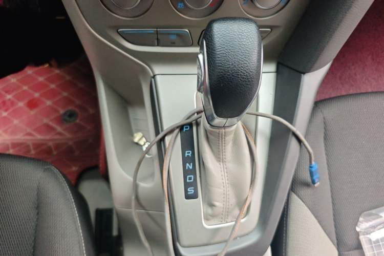Used Ford Focus 2012 Sedan 1.6L Automatic Comfort Model Gear Lever