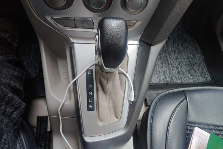 Used Ford Focus 2012 Sedan 1.6L Automatic Comfort Model Gear Lever