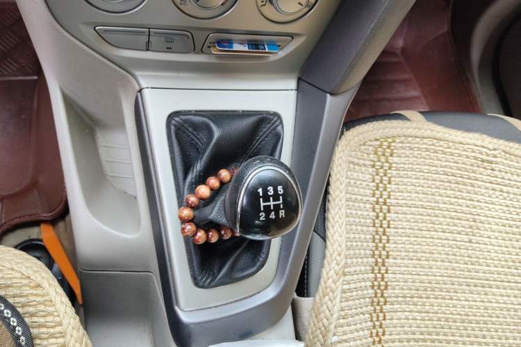 Used Ford Focus 2012 Sedan 1.6L Manual Comfort Model Gear Lever