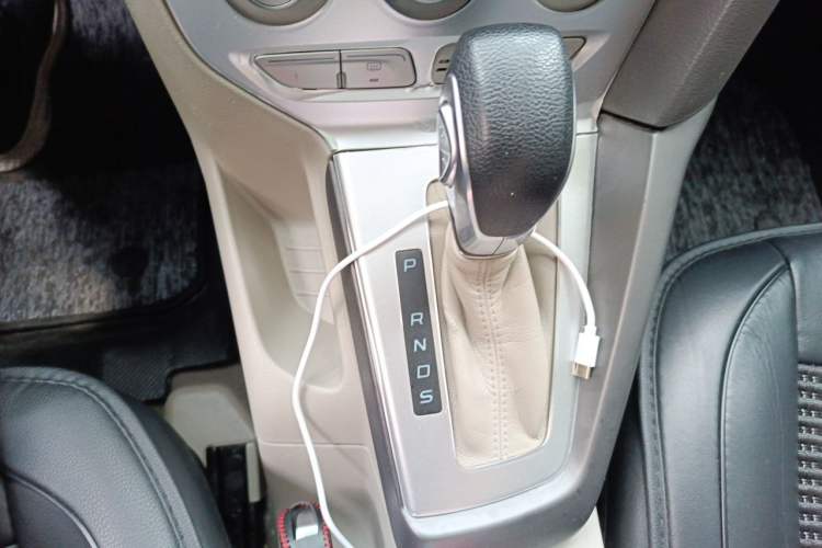 Used Ford Focus 2012 Sedan 1.6L Automatic Comfort Model Gear Lever