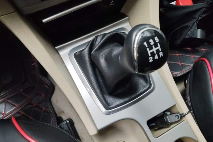 Used Ford Focus 2012 Sedan Classic 1.8L Manual Fashion Edition Gear Lever