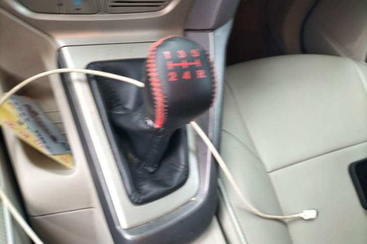 Used Ford Focus 2012 Sedan 1.6L Manual Comfort Model Gear Lever
