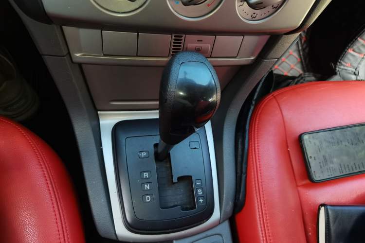 Used Ford Focus 2012 Hatchback Classic 1.8L Automatic Base Model Gear Lever