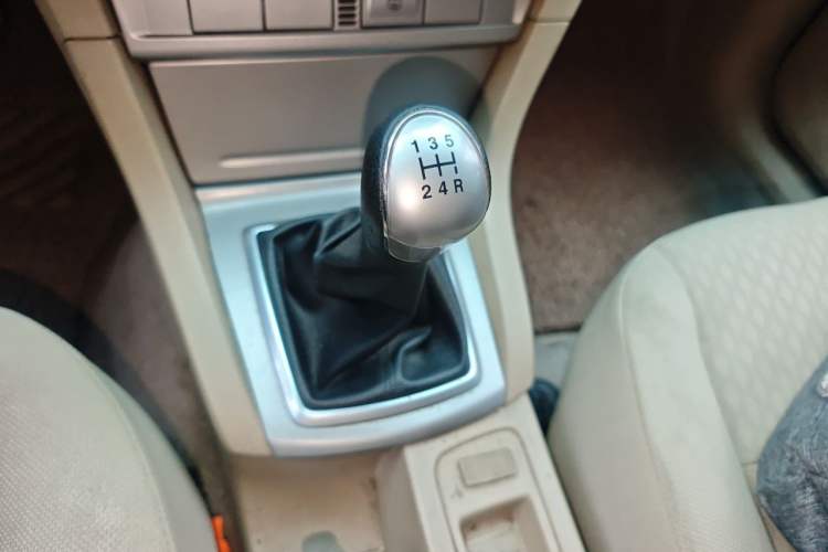 Used Ford Focus 2012 Sedan Classic 1.8L Manual Base Model Gear Lever