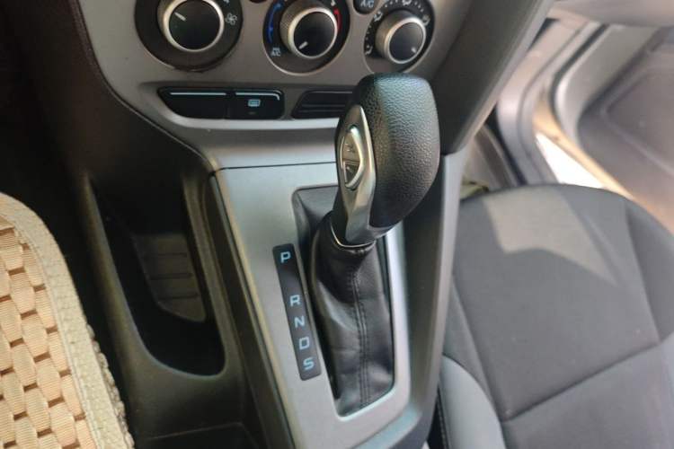 Used Ford Focus 2012 Hatchback 1.6L Automatic Comfort Model Gear Lever