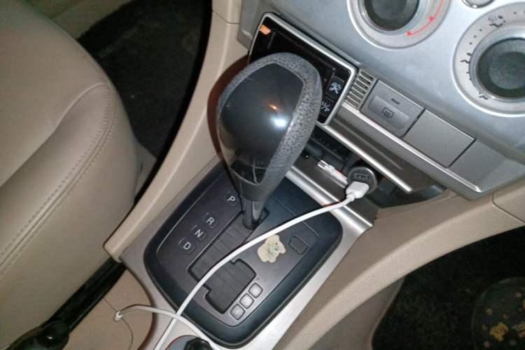 Used Ford Focus 2012 Sedan Classic 1.8L Automatic Fashion Edition Gear Lever