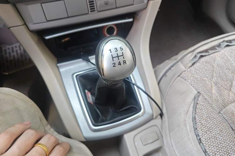Used Ford Focus 2012 Sedan Classic 1.8L Manual Base Model Gear Lever