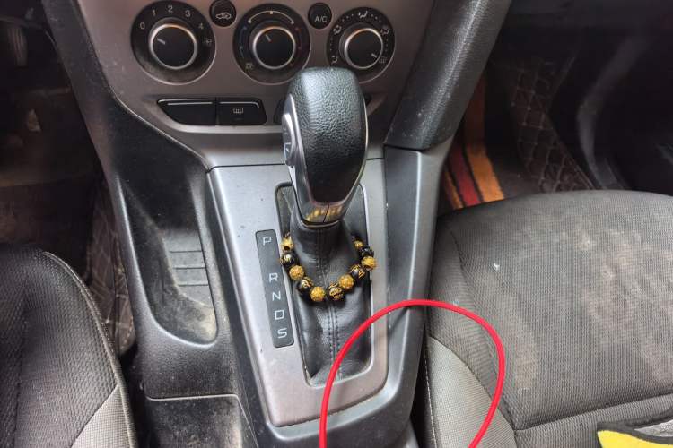 Used Ford Focus 2012 Hatchback 1.6L Automatic Comfort Model Gear Lever