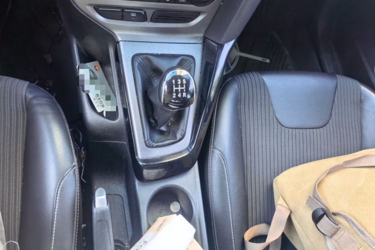 Used Ford Focus 2012 Sedan 1.6L Manual Fashion Edition Gear Lever