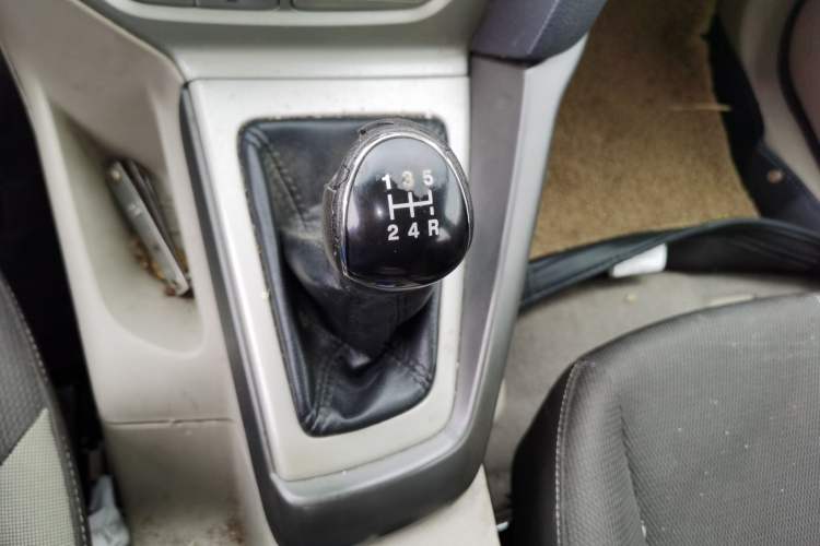 Used Ford Focus 2012 Sedan 1.6L Manual Comfort Model Gear Lever