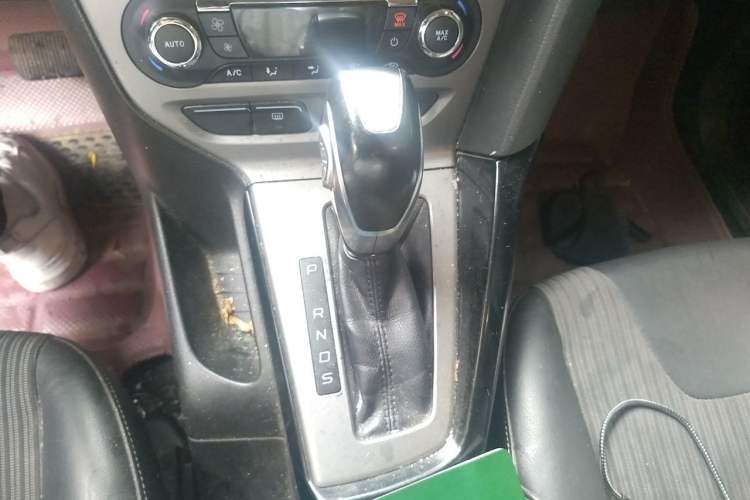 Used Ford Focus 2012 Sedan 1.6L Automatic Prestige Model Gear Lever
