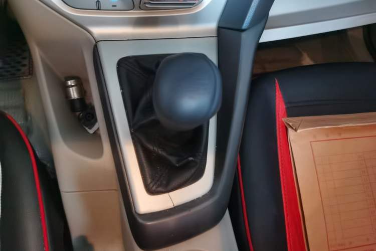 Used Ford Focus 2012 Sedan 1.6L Manual Comfort Model Gear Lever