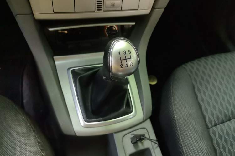 Used Ford Focus 2012 Hatchback Classic 1.8L Manual Base Model Gear Lever