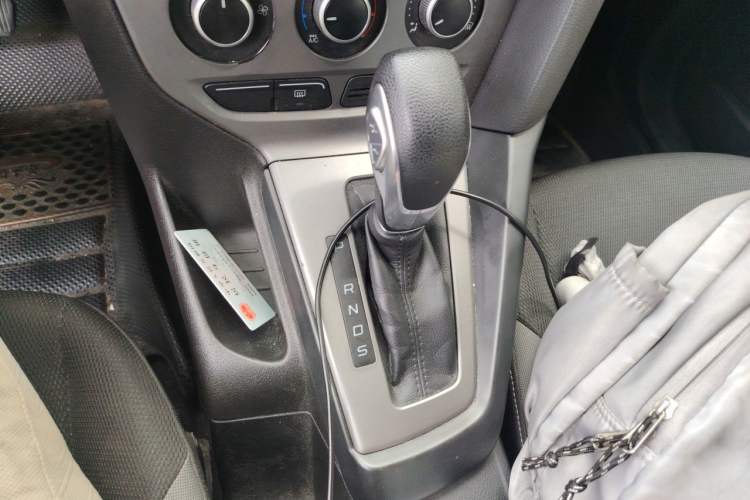 Used Ford Focus 2012 Hatchback 1.6L Automatic Comfort Model Gear Lever