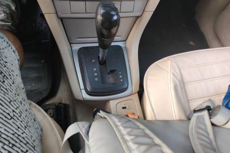 Used Ford Focus 2012 Sedan Classic 1.8L Automatic Base Model Gear Lever