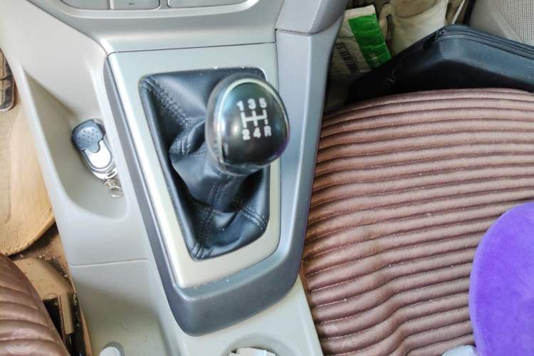 Used Ford Focus 2012 Sedan 1.6L Manual Comfort Model Gear Lever