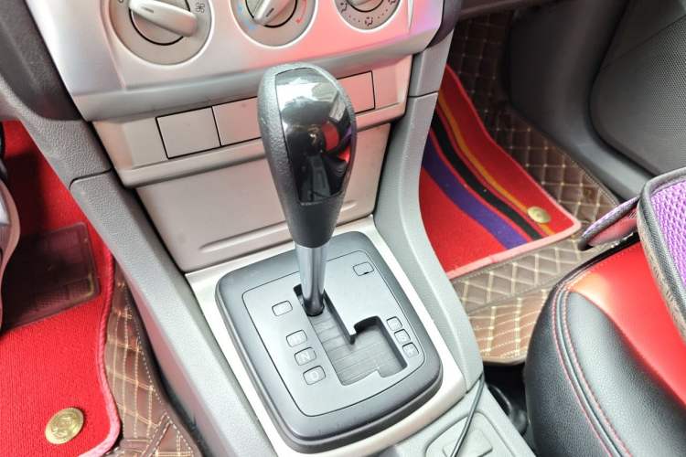 Used Ford Focus 2012 Hatchback Classic 1.8L Automatic Base Model Gear Lever
