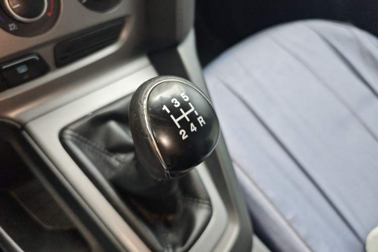 Used Ford Focus 2012 Hatchback 1.6L Manual Comfort Model Gear Lever