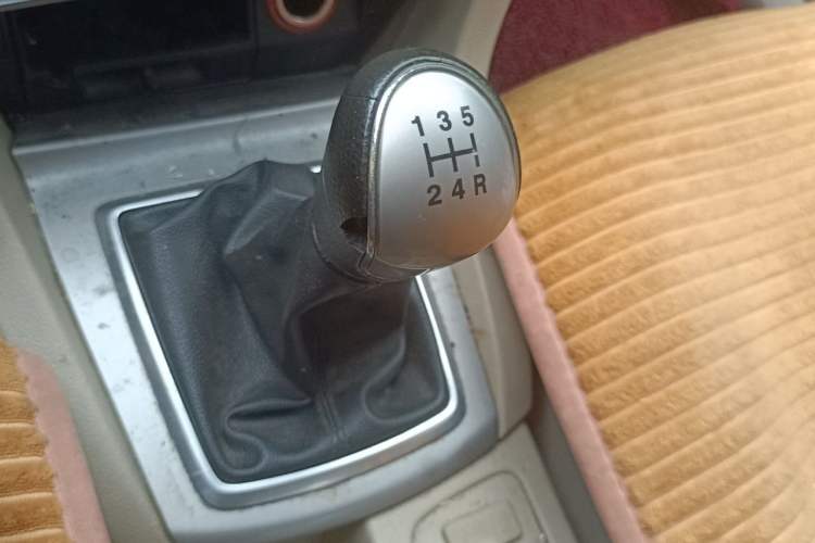 Used Ford Focus 2012 Sedan Classic 1.8L Manual Base Model Gear Lever