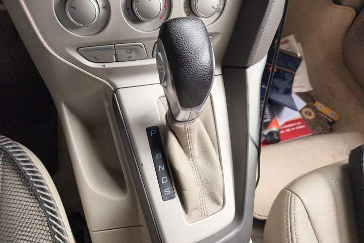 Used Ford Focus 2012 Sedan 1.6L Automatic Comfort Model Gear Lever