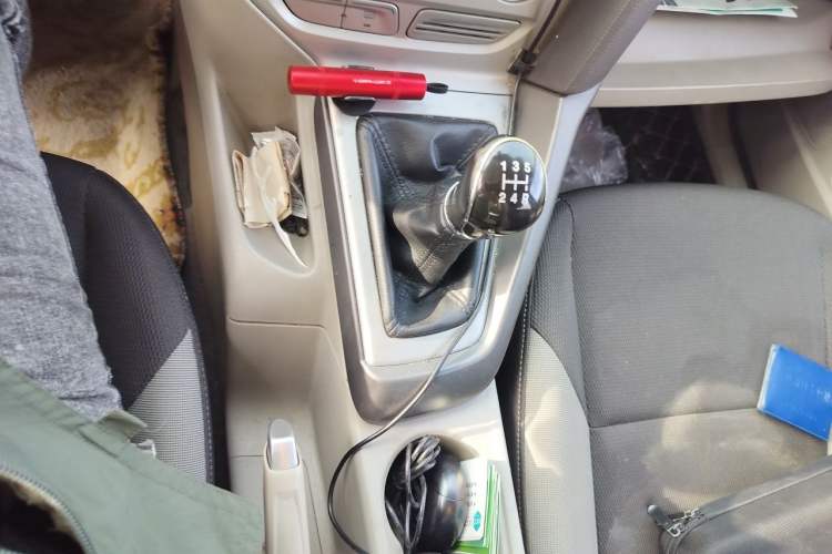 Used Ford Focus 2012 Sedan 1.6L Manual Comfort Model Gear Lever