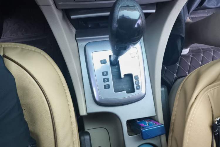 Used Ford Focus 2012 Sedan Classic 1.8L Automatic Fashion Edition Gear Lever