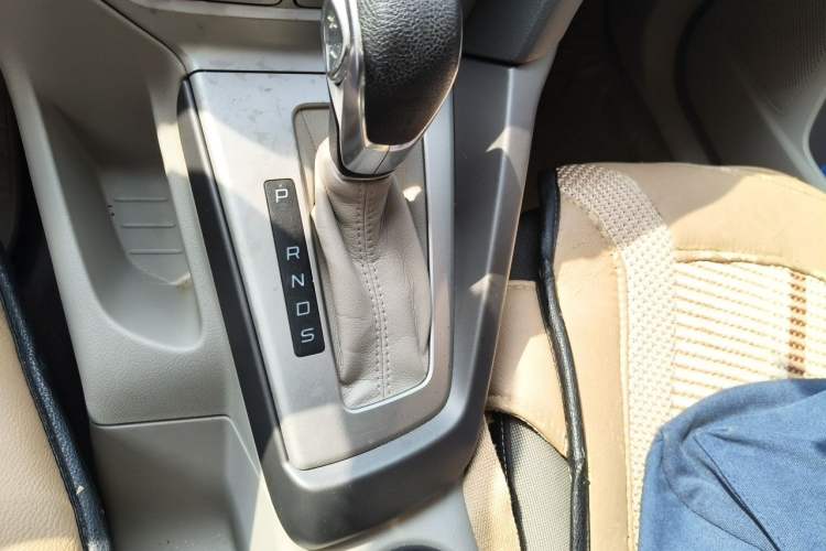 Used Ford Focus 2012 Hatchback 1.6L Automatic Fashion Edition Gear Lever