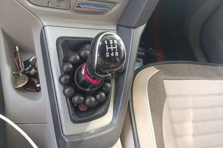 Used Ford Focus 2012 Sedan 1.6L Manual Comfort Model Gear Lever
