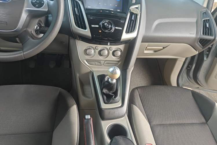 Used Ford Focus 2012 Sedan 1.6L Manual Comfort Model Gear Lever