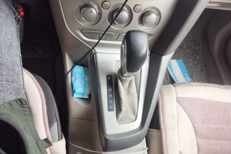Used Ford Focus 2012 Sedan 1.6L Automatic Comfort Model Gear Lever