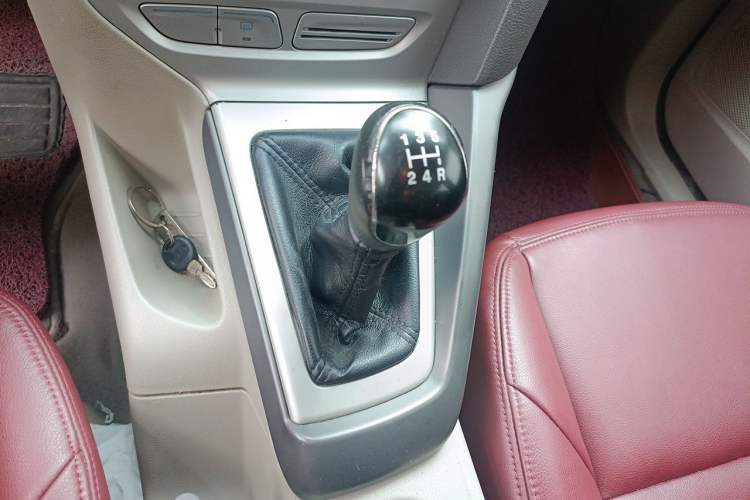 Used Ford Focus 2012 Sedan 1.6L Manual Comfort Model Gear Lever