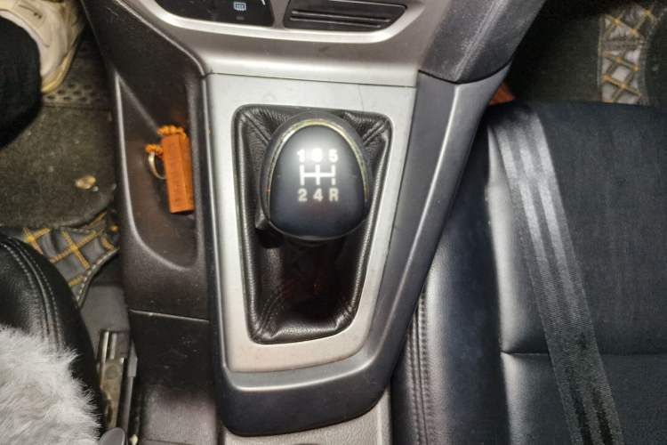 Used Ford Focus 2012 Sedan 1.6L Manual Comfort Model Gear Lever