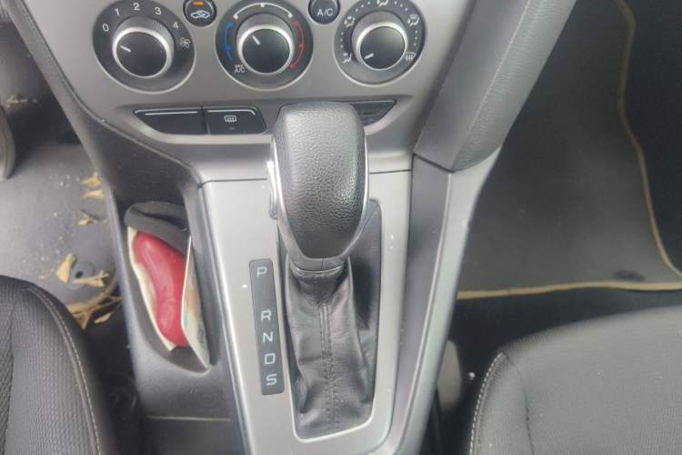 Used Ford Focus 2012 Hatchback 1.6L Automatic Comfort Model Gear Lever