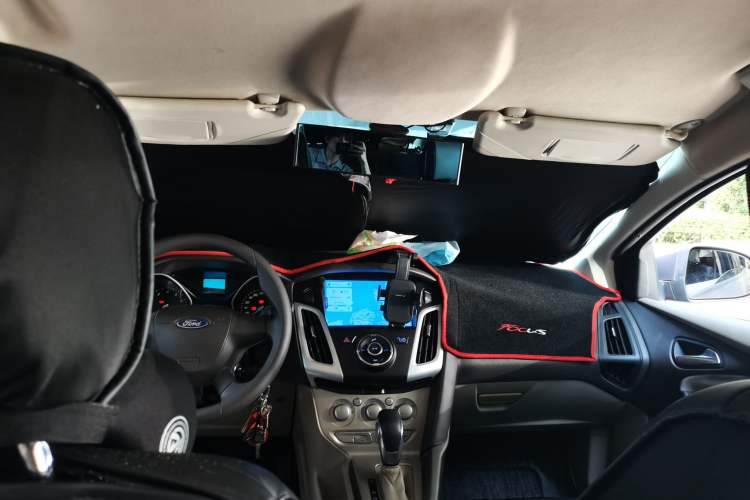 Used Ford Focus 2012 Sedan 1.6L Automatic Comfort Model Headliner