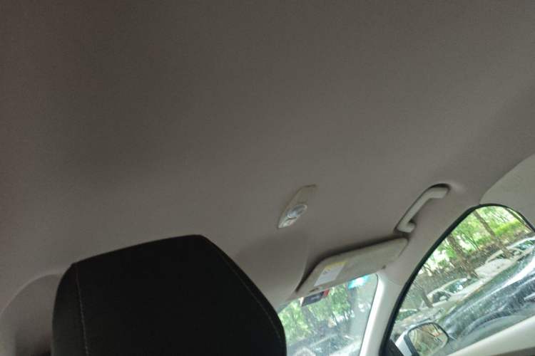 Used Ford Focus 2012 Sedan 1.6L Automatic Comfort Model Headliner