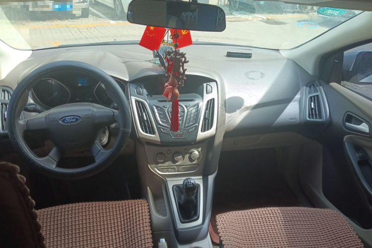Used Ford Focus 2012 Sedan 1.6L Manual Comfort Model Headliner