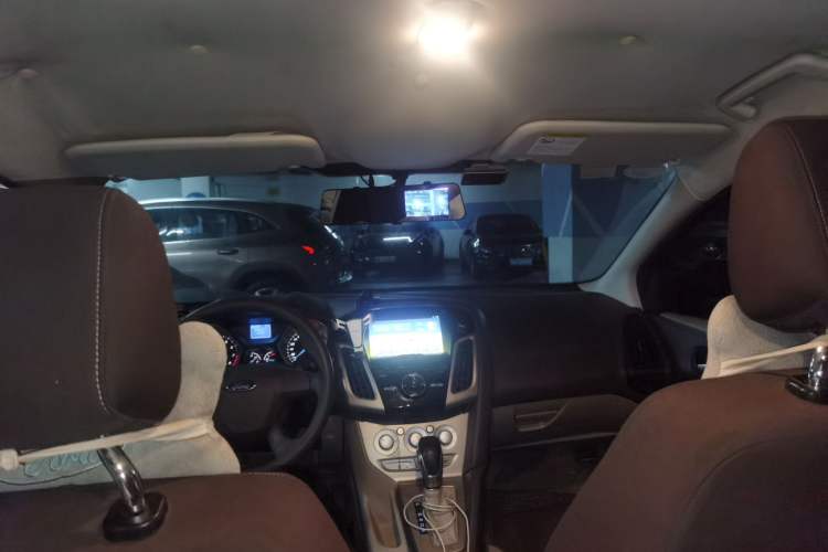 Used Ford Focus 2012 Sedan 1.6L Automatic Comfort Model Headliner