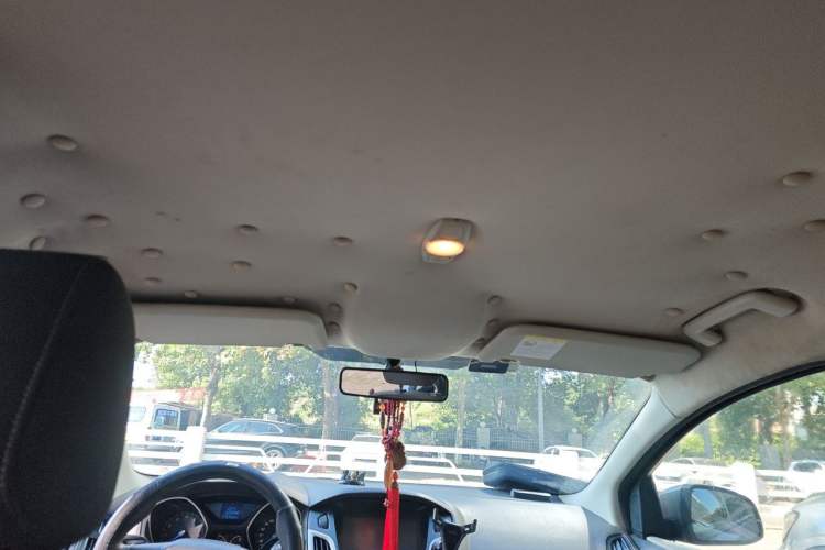 Used Ford Focus 2012 Sedan 1.6L Automatic Comfort Model Headliner