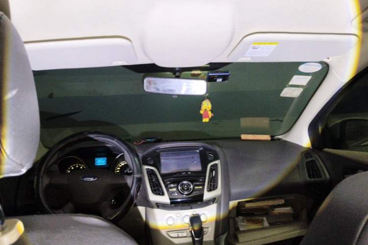 Used Ford Focus 2012 Sedan 1.6L Automatic Comfort Model Headliner