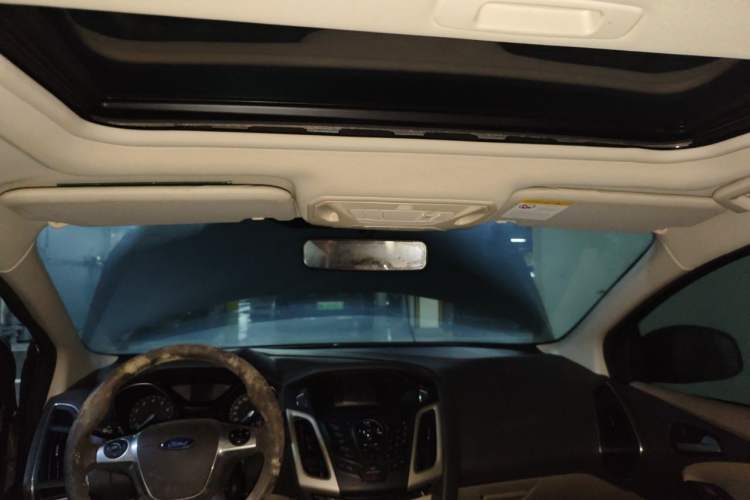 Used Ford Focus 2012 Sedan 1.6L Manual Fashion Edition Headliner