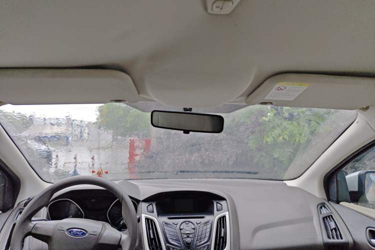 Used Ford Focus 2012 Sedan 1.6L Manual Fashion Edition Headliner