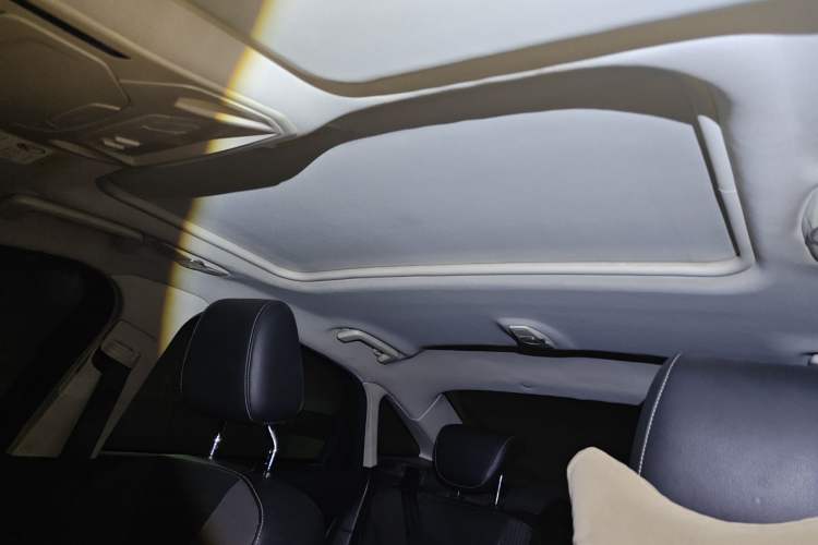 Used Ford Focus 2012 Sedan 1.6L Automatic Fashion Edition Headliner