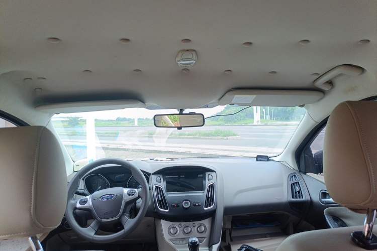 Used Ford Focus 2012 Sedan 1.6L Manual Comfort Model Headliner