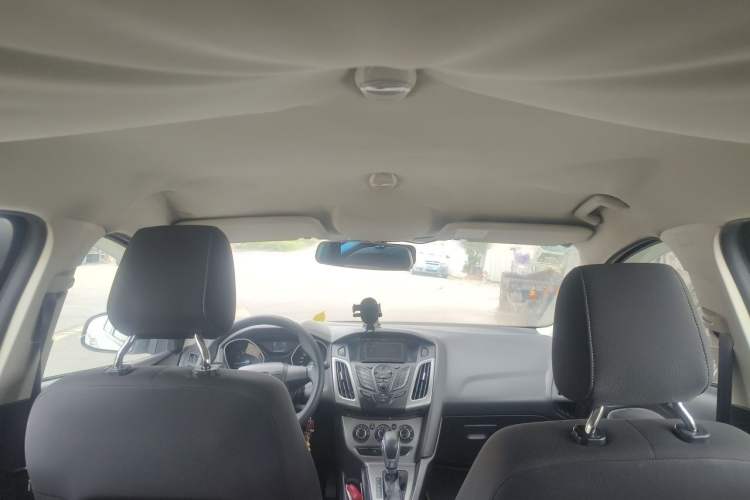 Used Ford Focus 2012 Hatchback 1.6L Automatic Comfort Model Headliner