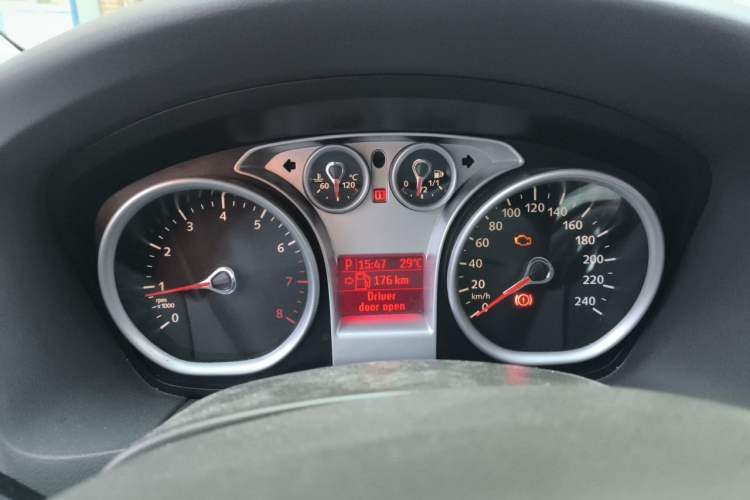 Used Ford Focus 2012 Sedan Classic 1.8L Automatic Fashion Edition Instrument Cluster